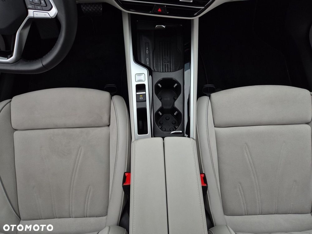 Volkswagen Passat 2.0 TDI SCR 4Mot Elegance DSG - 19