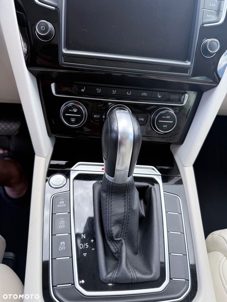 Volkswagen Passat - 18