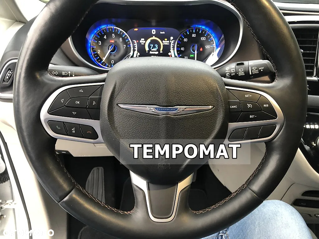 Chrysler Pacifica - 18