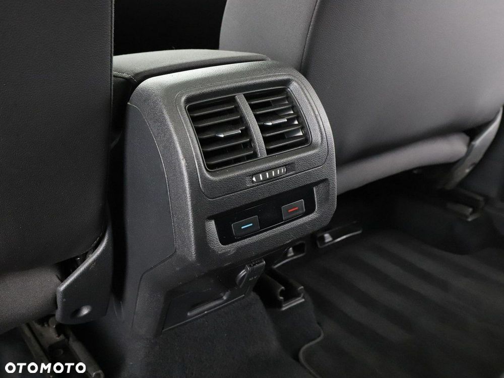 Volkswagen Touran 1.4 TSI (BlueMotion Technology) DSG Comfortline - 39