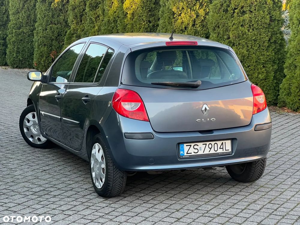 Renault Clio 1.4 Arctica - 11