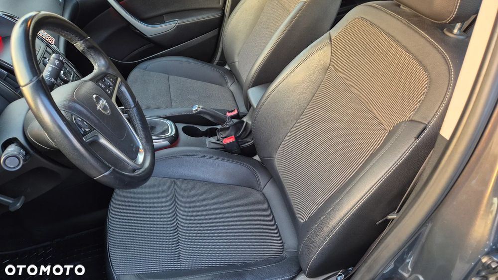 Opel Astra 1.4 T Cosmo - 9