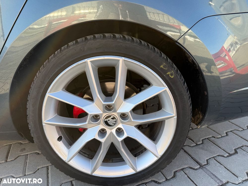 Skoda Octavia 2.0 TDI DSG RS - 6