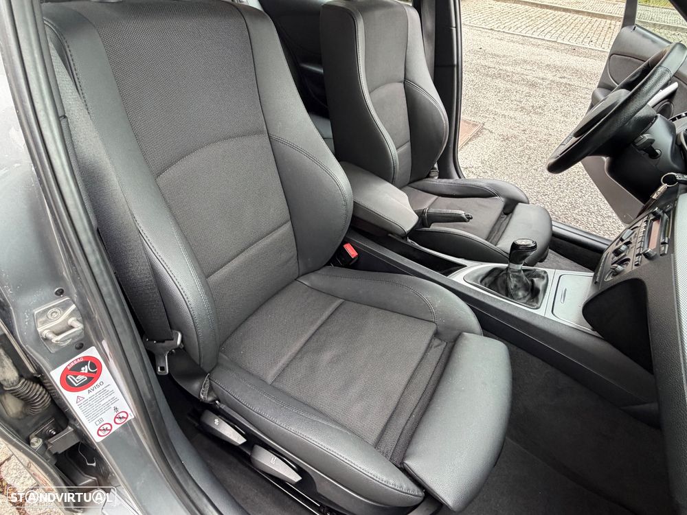 BMW 118 d Pack M - 6