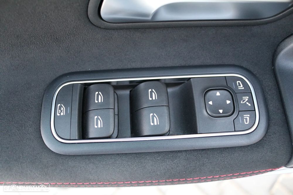 Mercedes-Benz A 250 Limousine e AMG Line - 23