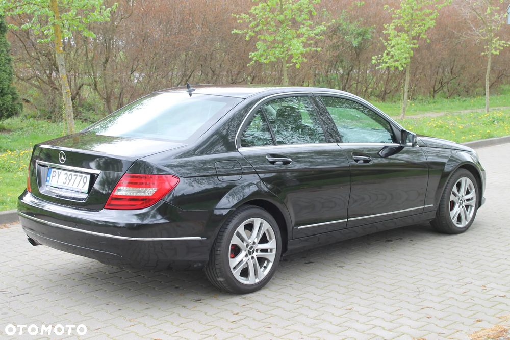Mercedes-Benz Klasa C 180 CDI DPF (BlueEFFICIENCY) 7G-TRONIC Avantgarde - 23
