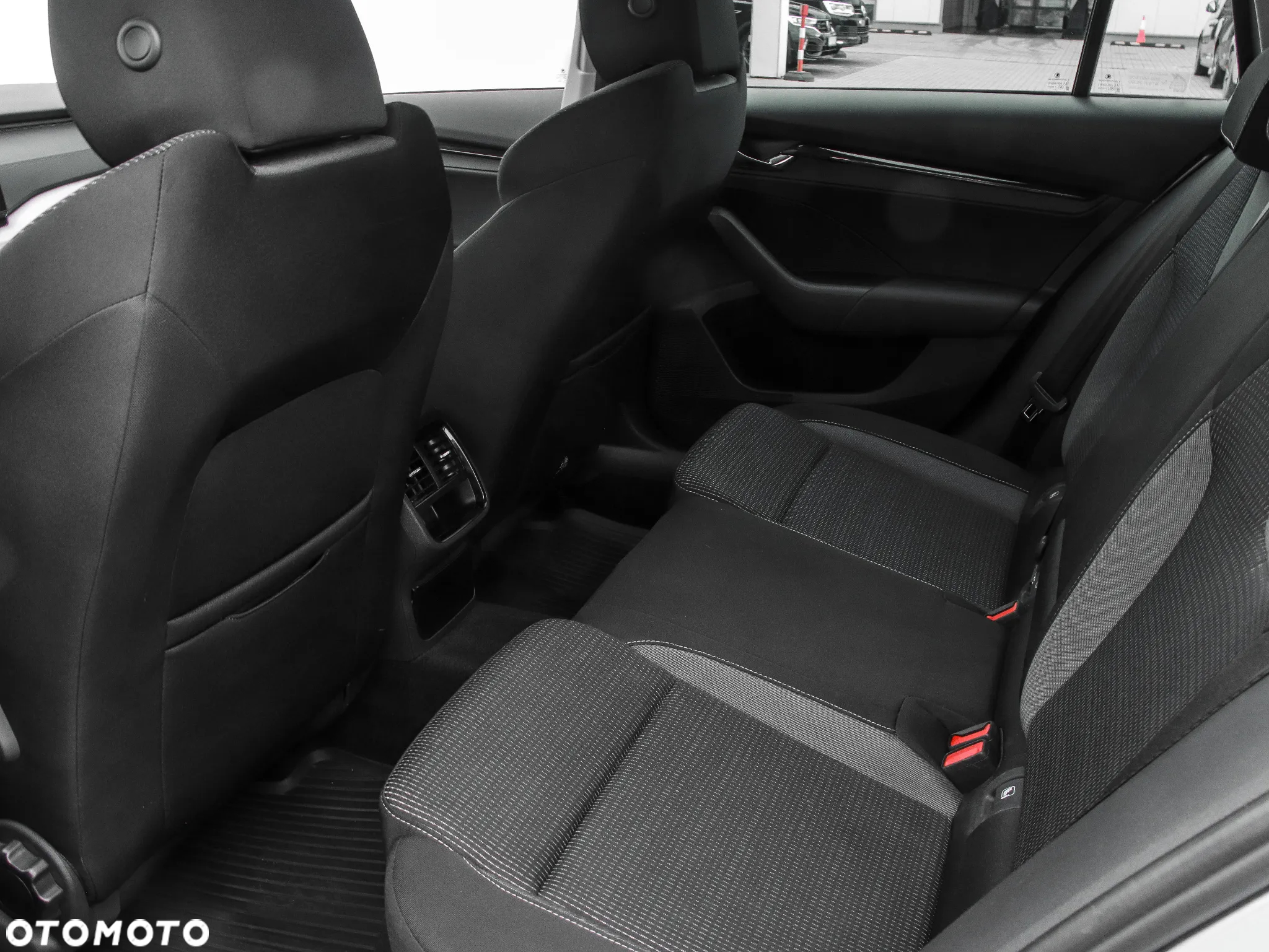 Skoda Octavia 2.0 TDI Ambition DSG - 11