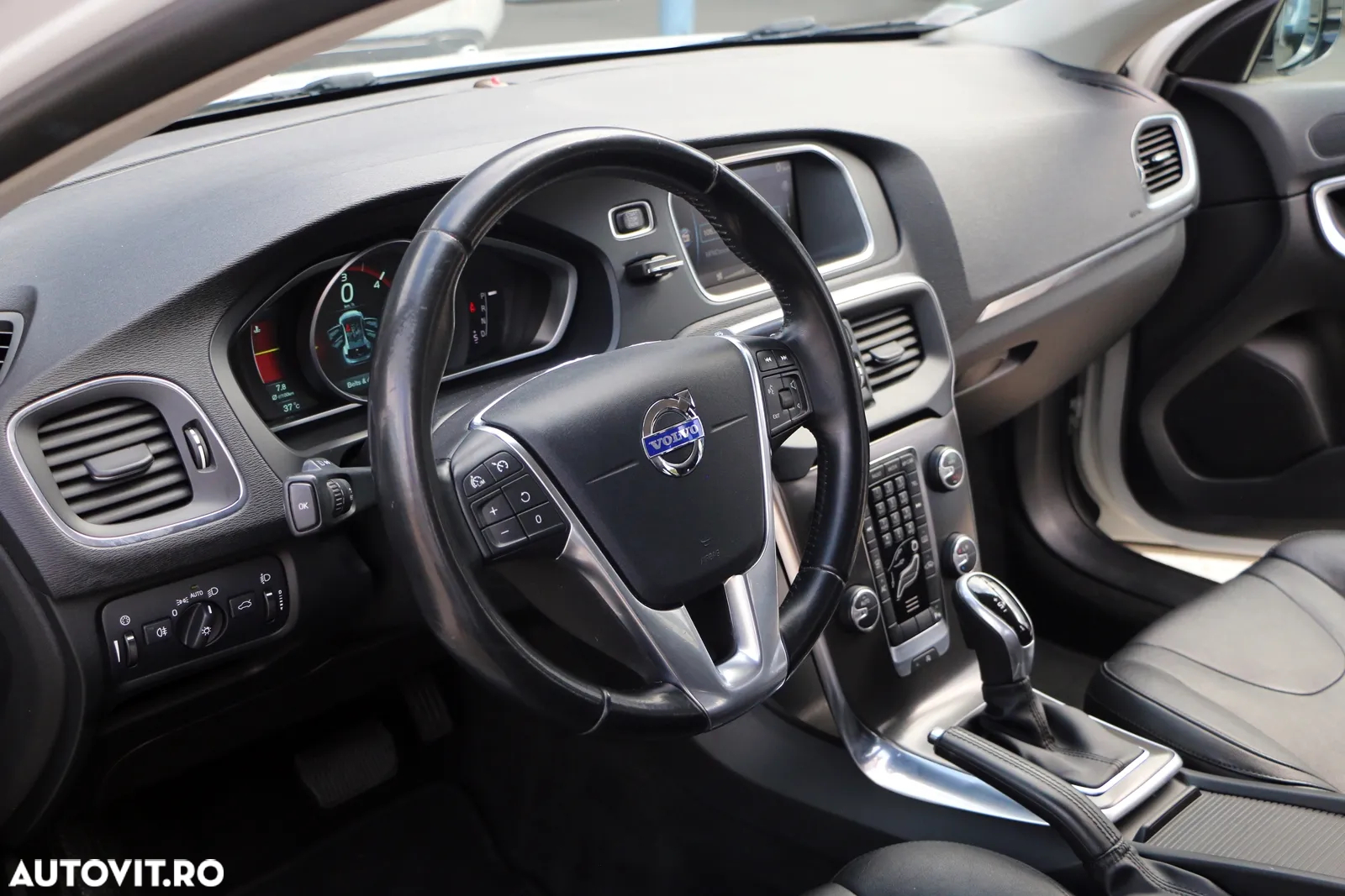 Volvo V40 D3 Geartronic Summum - 19