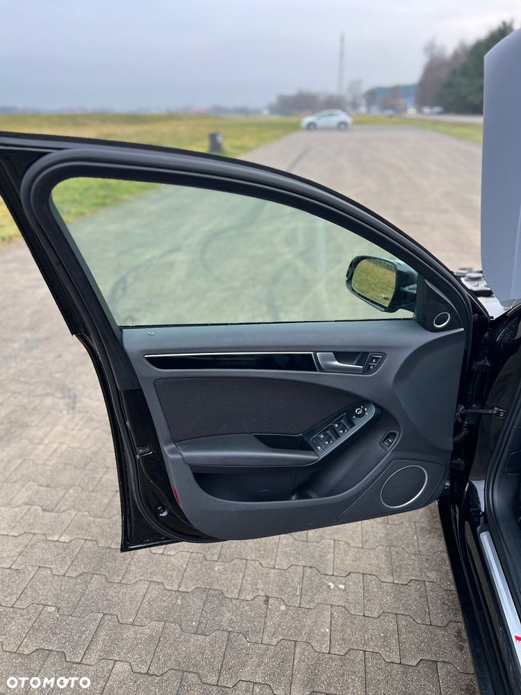 Audi A4 Avant 2.0 TDI DPF multitronic S line Sportpaket - 15