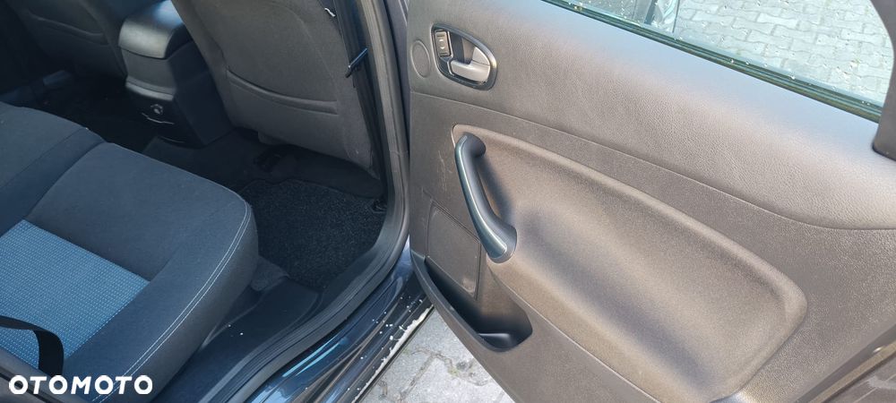 Ford Mondeo 2.0 Ambiente - 17