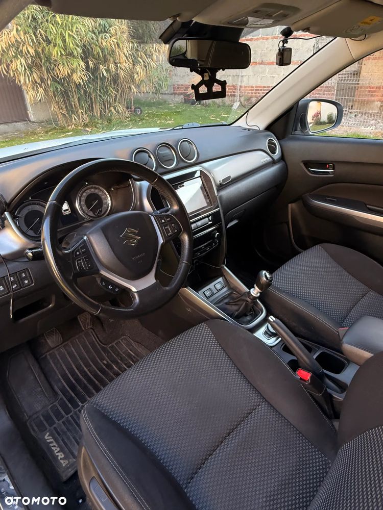 Suzuki Vitara 1.4 Boosterjet SHVS Premium 4WD - 18
