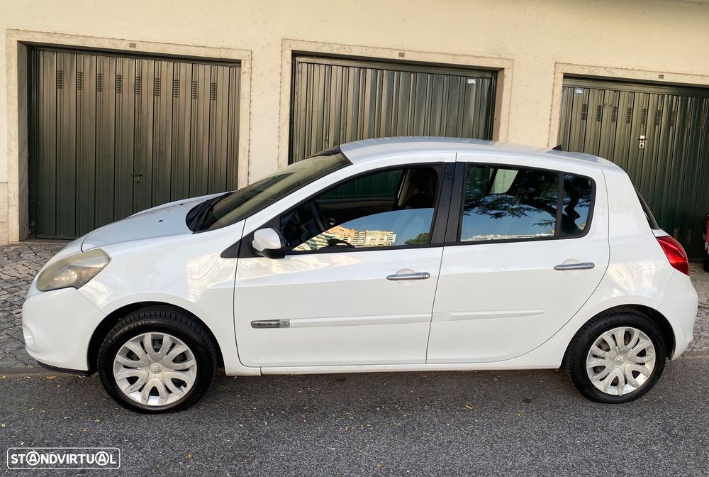 Renault Clio 1.2 16V Confort 130g - 1