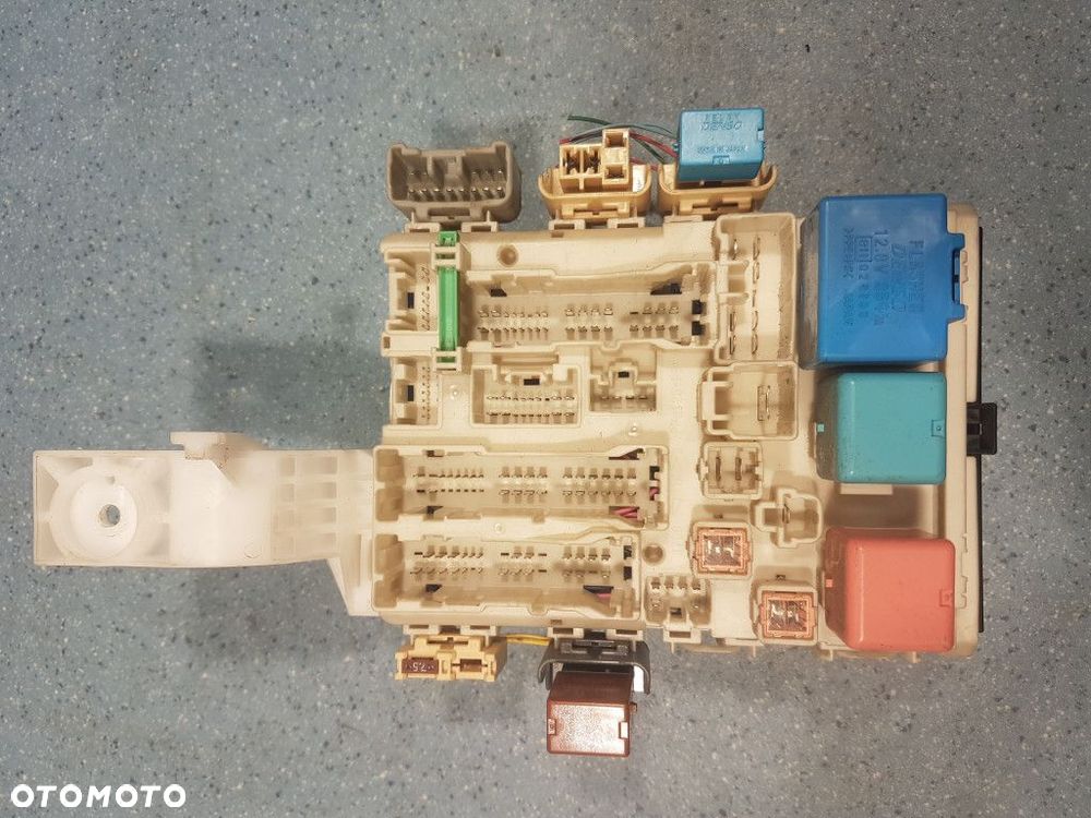 TOYOTA YARIS II 1.4D SKRZYNKA BEZPIECZNIKÓW 82730-0D290 - 4