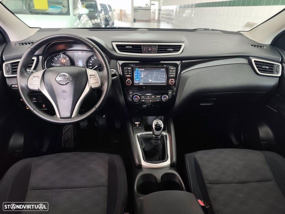 Nissan Qashqai 1.5 dCi N-Connecta 18 - 14