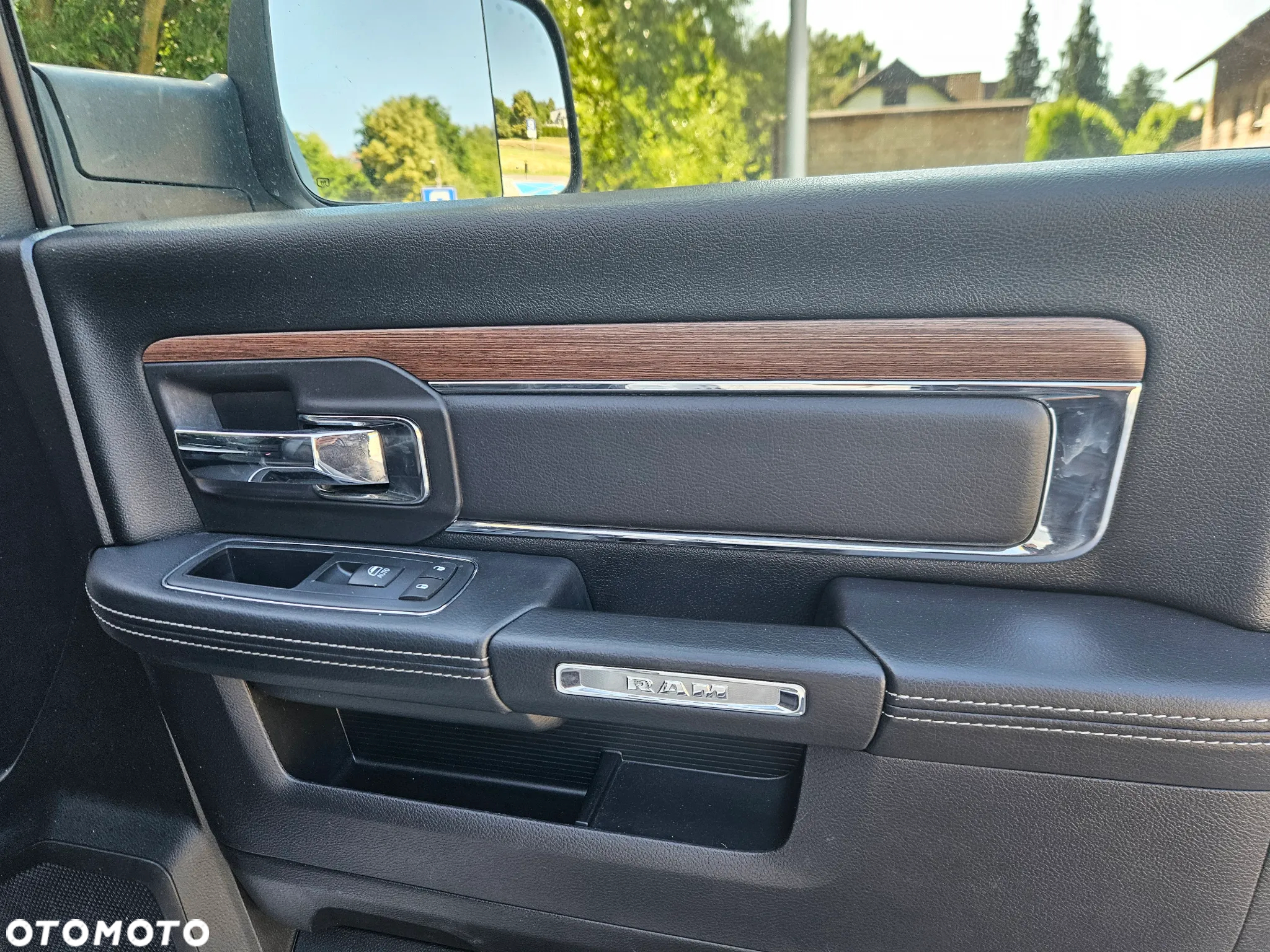Dodge RAM TRX - 10