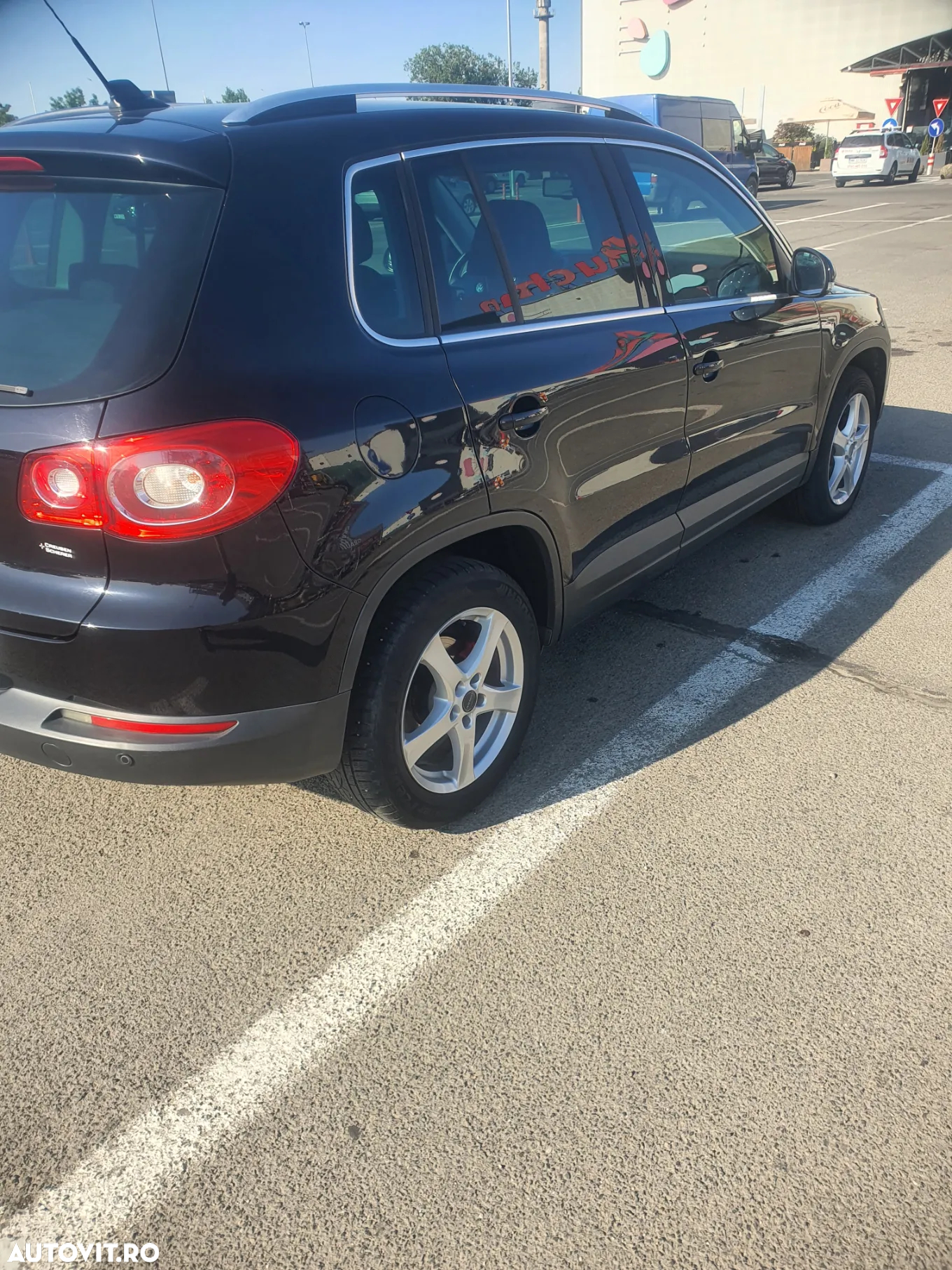 Volkswagen Tiguan 2.0 TDI 4Motion Sport & Style - 2