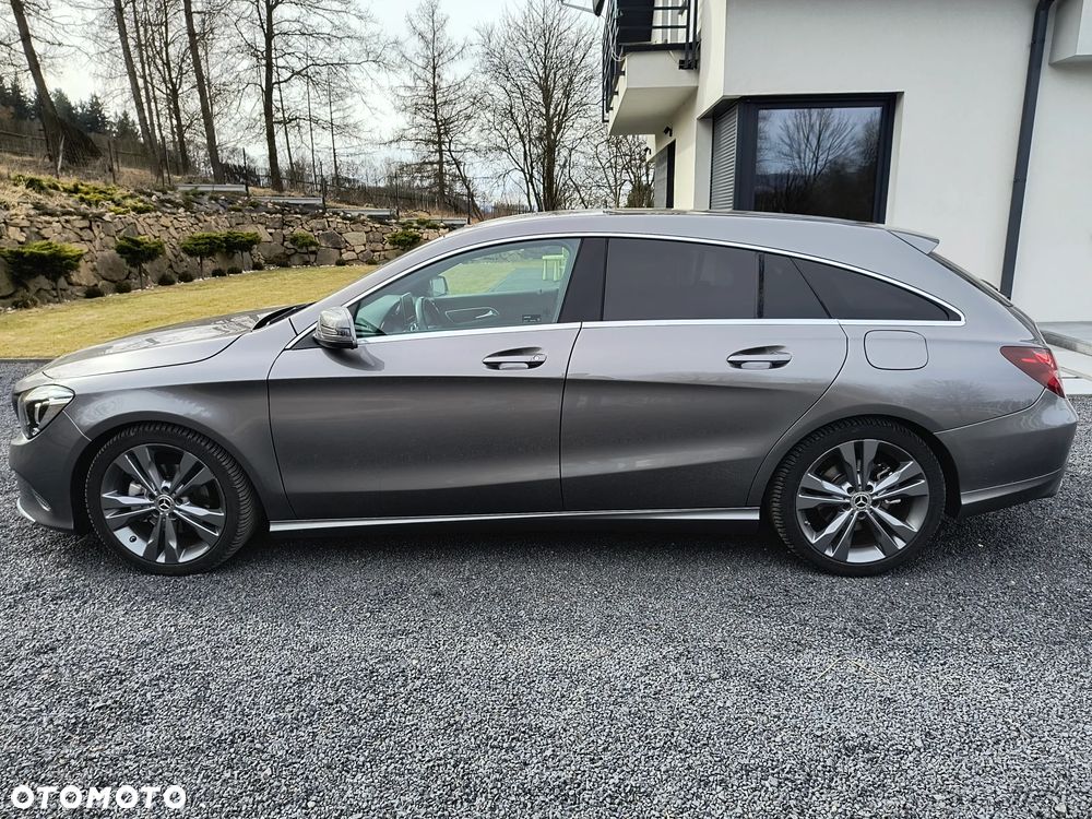Mercedes-Benz CLA 180 7G-DCT UrbanStyle Edition - 4