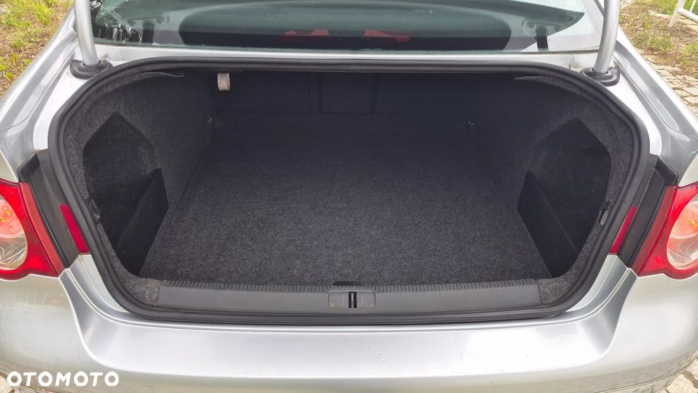 Volkswagen Passat 1.9 TDI Comfortline - 16
