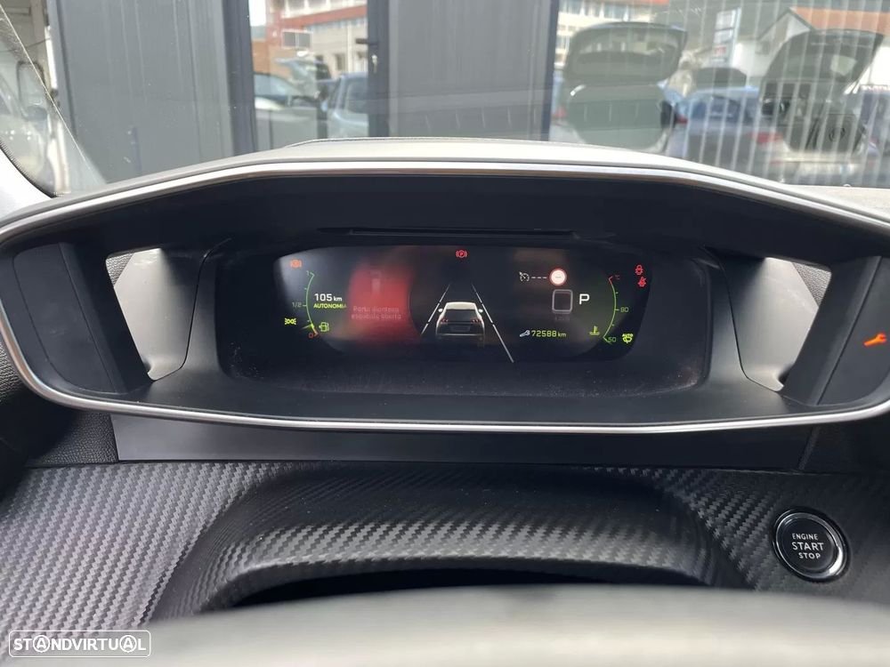 Peugeot 2008 1.2 PureTech Allure EAT8 - 33