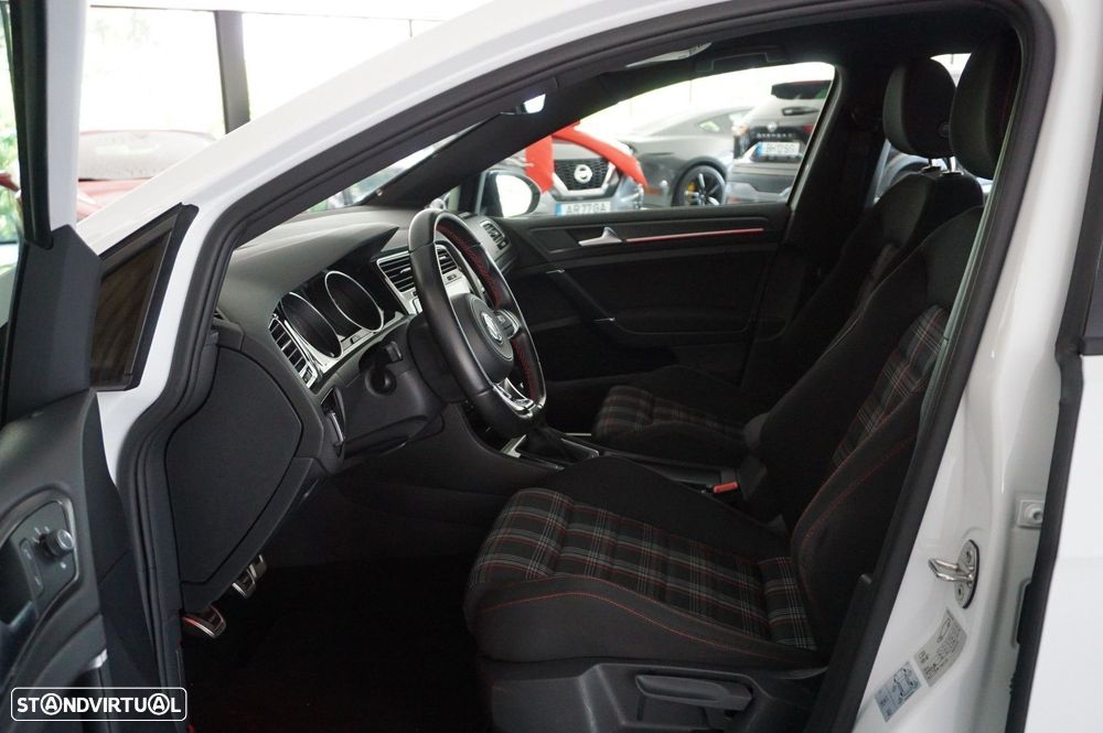 VW Golf 2.0 TSi GTi Performance - 6