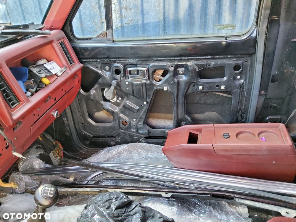 Ford Bronco - 8