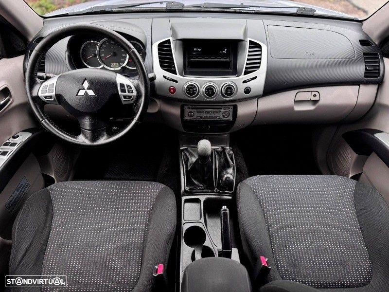 Mitsubishi L200 2.5 DI-D CD Invite AC 4WD - 2