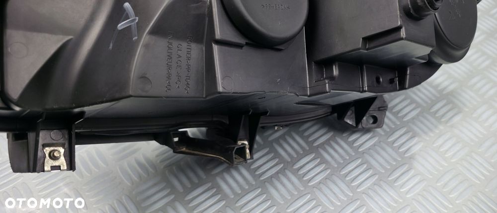 reflektor lampa prawa prawy lewa lewy przód przednia PEUGEOT 307 LIFT HB SW - 10