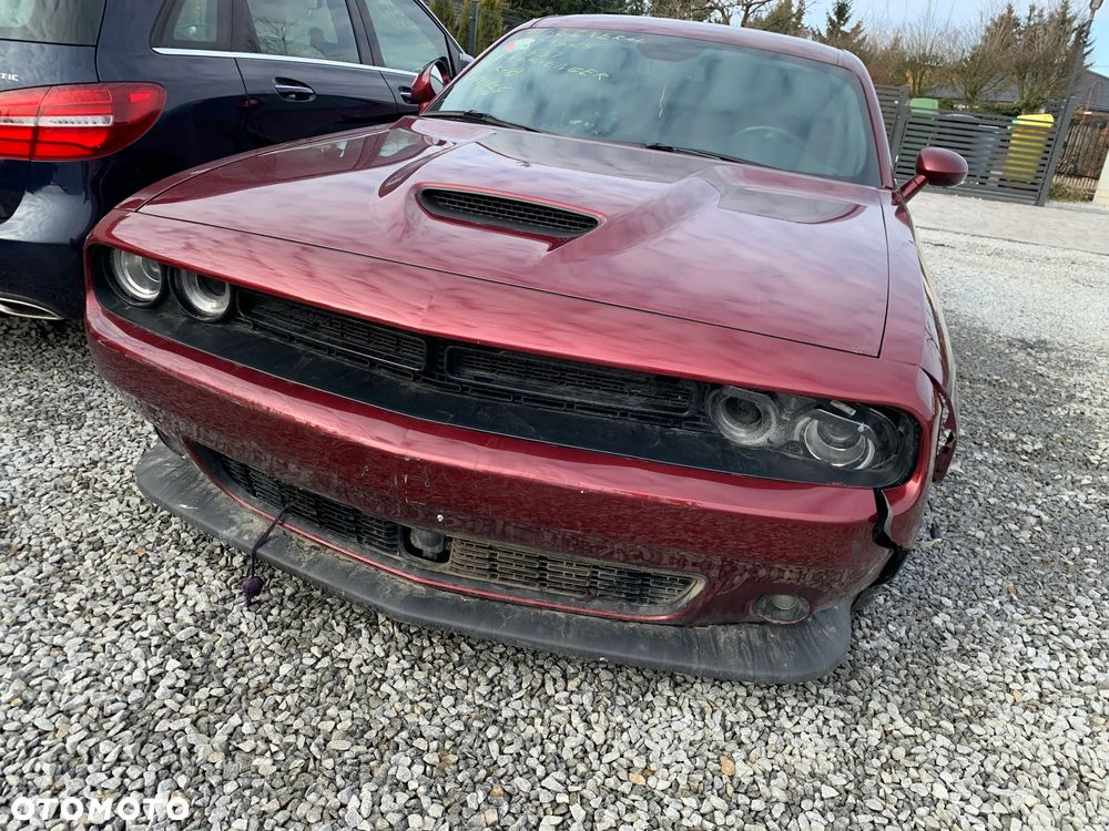 Dodge Challenger - 2