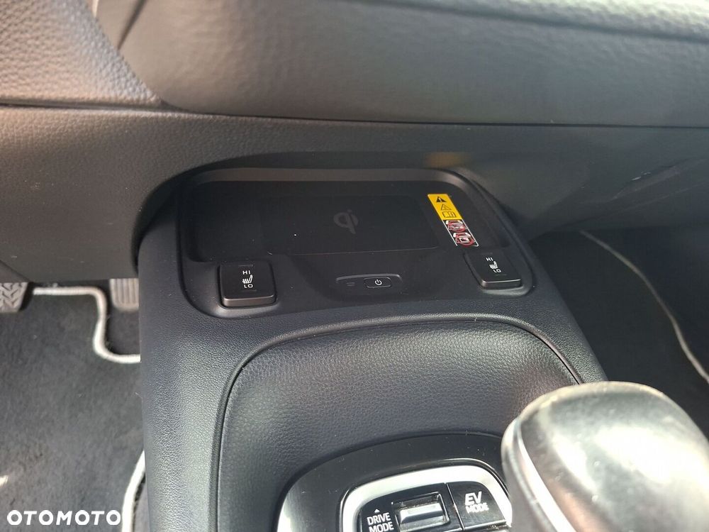 Toyota Corolla 1.8 Hybrid Comfort - 24