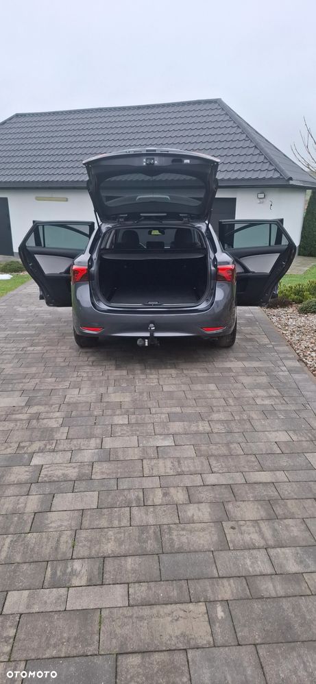 Toyota Avensis 2.0 D-4D Selection - 10