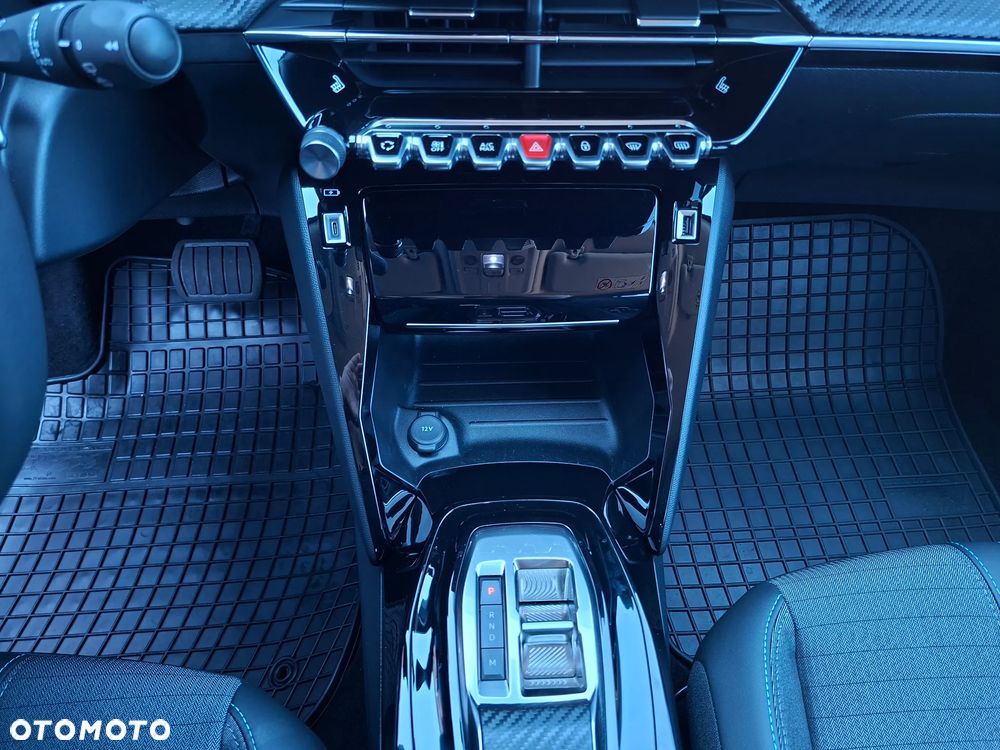 Peugeot 2008 1.2 PureTech Allure S&S EAT8 - 26