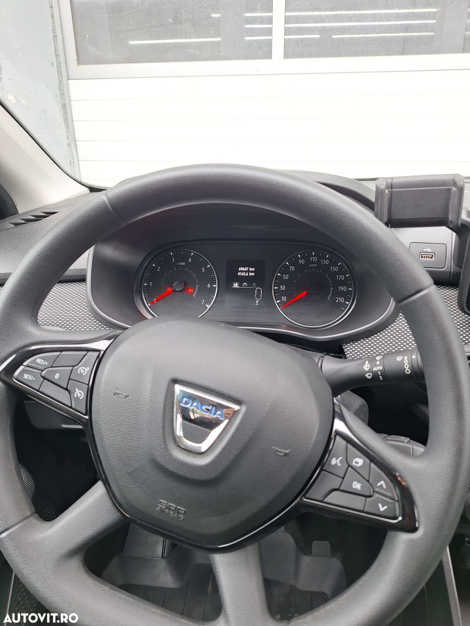 Dacia Logan TCe 90 MT6 Comfort - 9