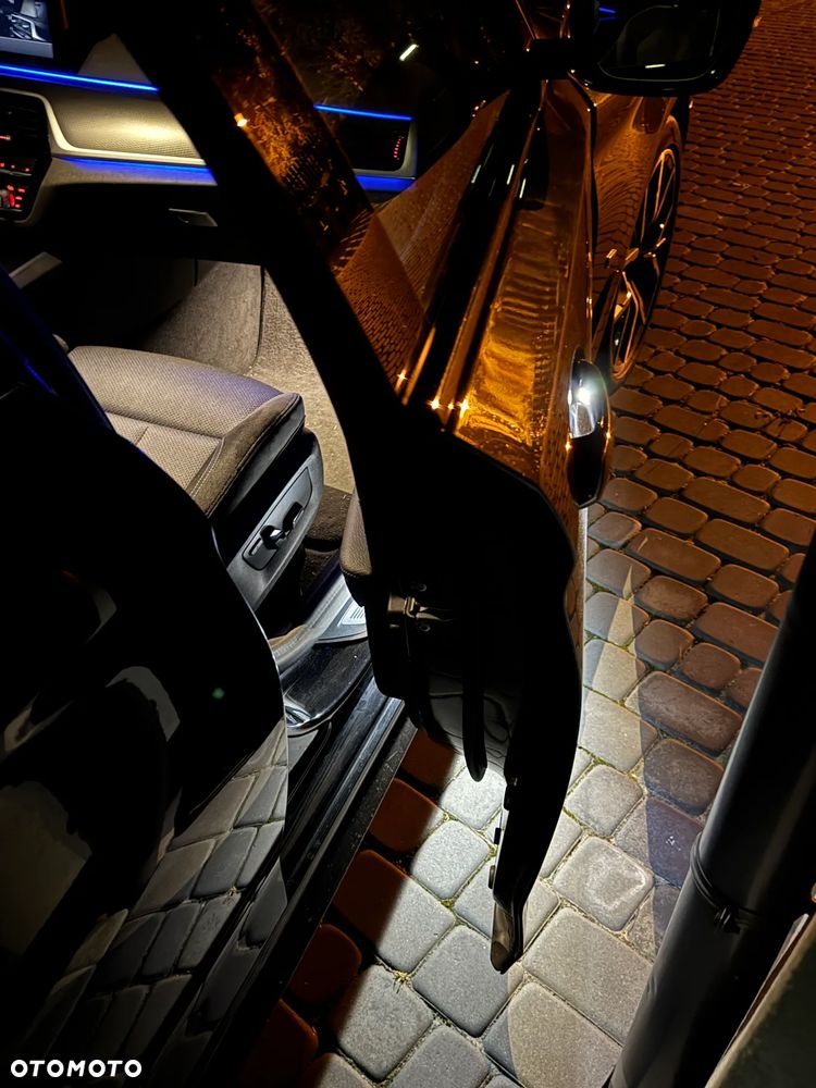 BMW Seria 5 520d M Sport - 26