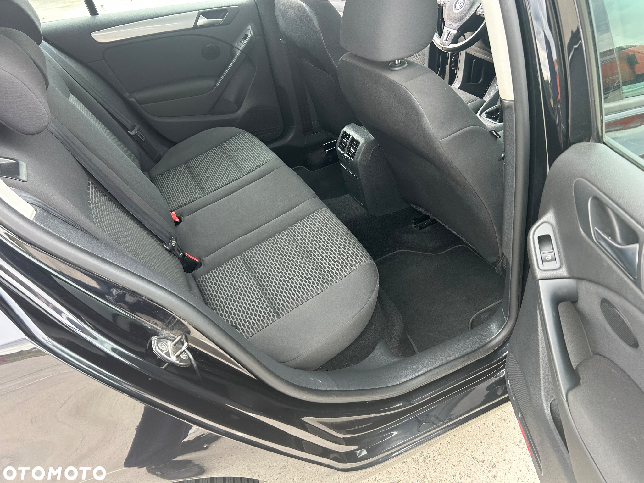 Volkswagen Golf 1.6 TDI BlueMotion Technology Comfortline - 10