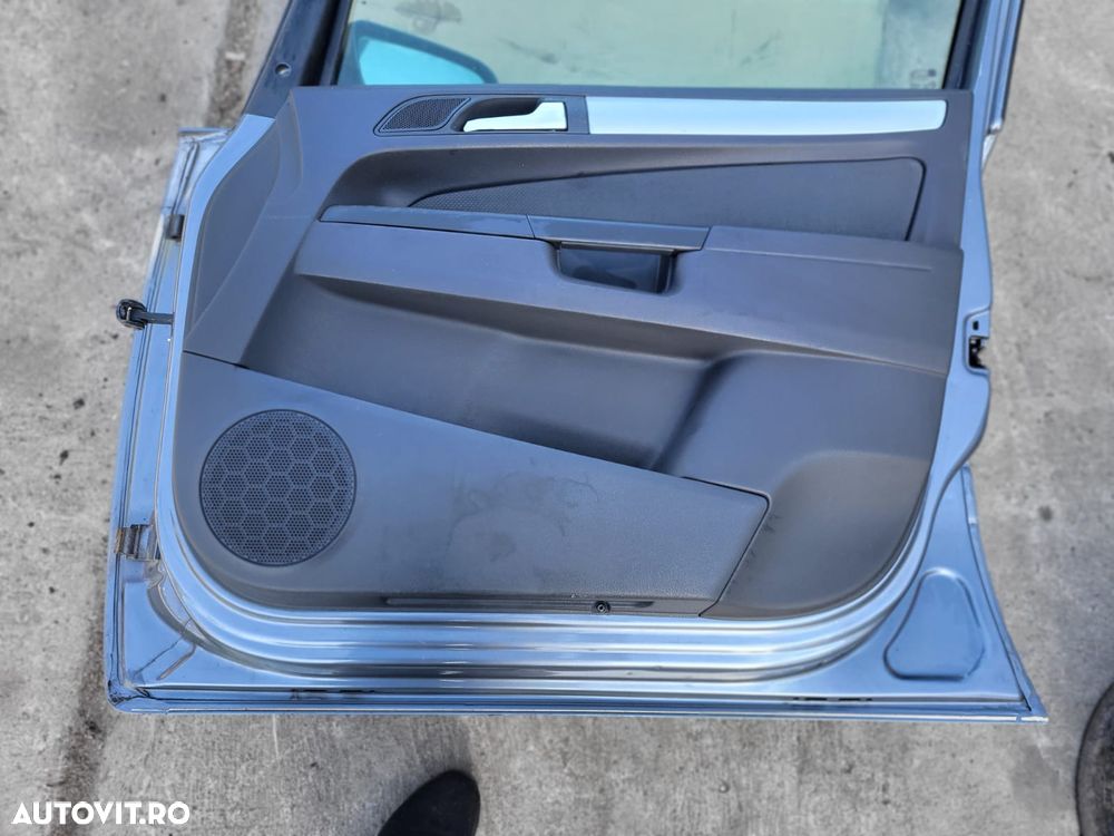 Usa dreapta fata complecta fara oglinda  Opel Zafira din 2009 - 5