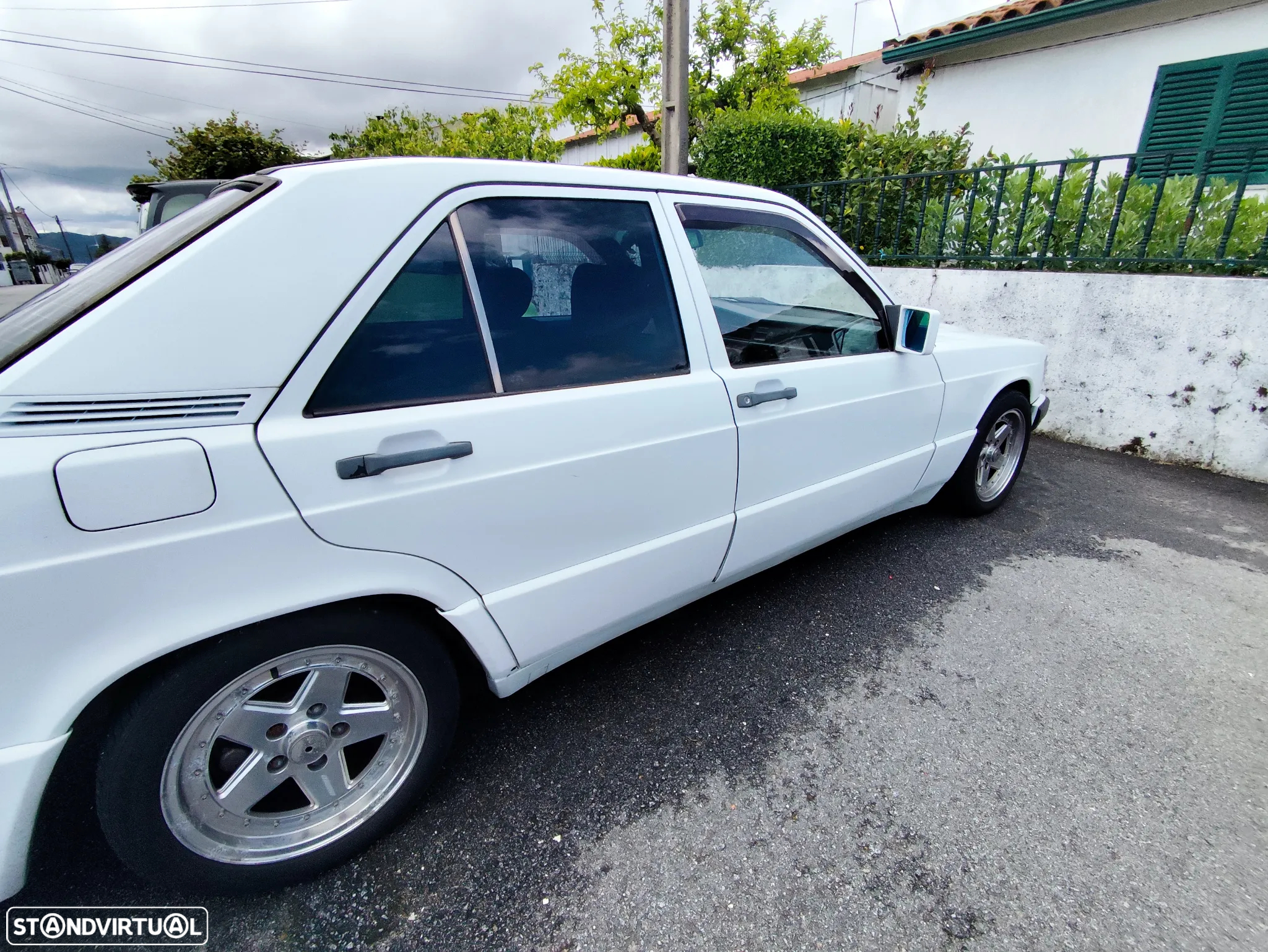 Mercedes-Benz 190 D 2.5 - 2