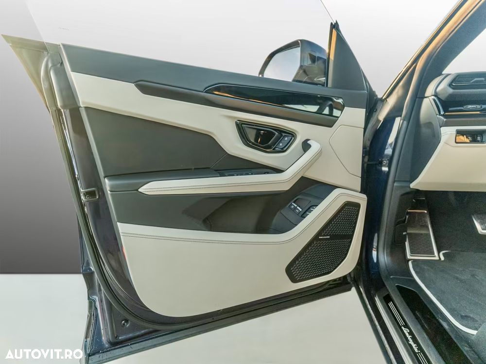 Lamborghini URUS - 10