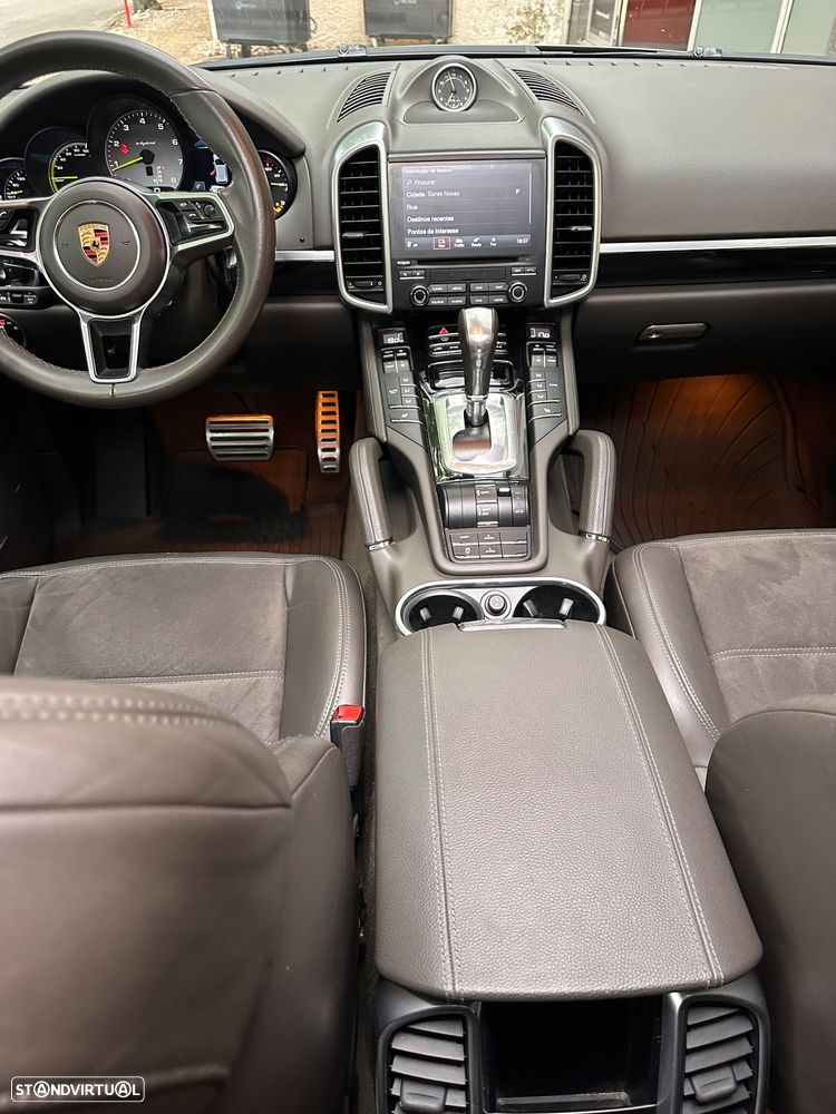 Porsche Cayenne - 15