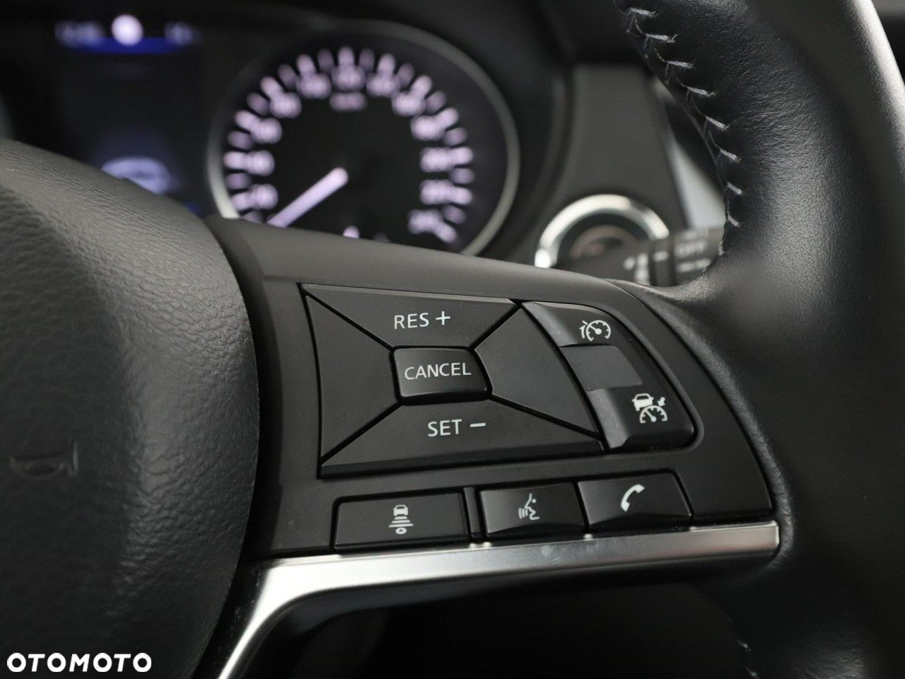 Nissan Qashqai 1.7 dCi N-Connecta - 28