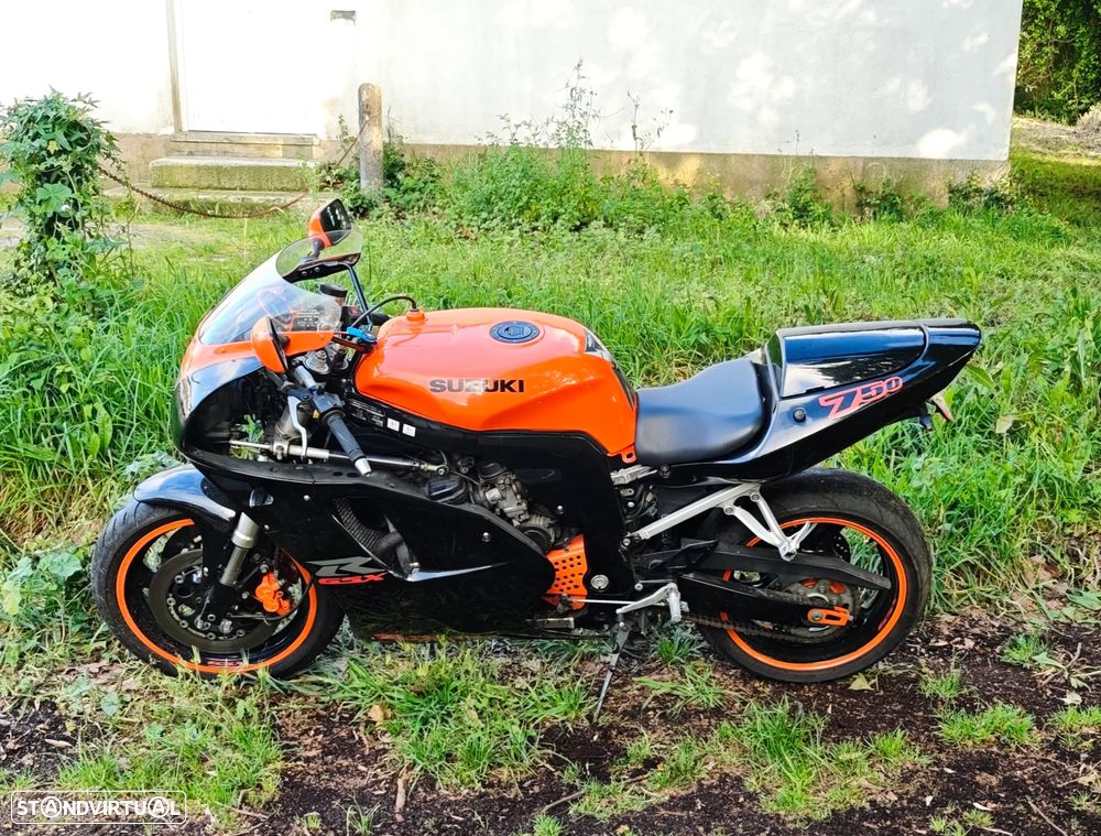Suzuki GSX-R - 1