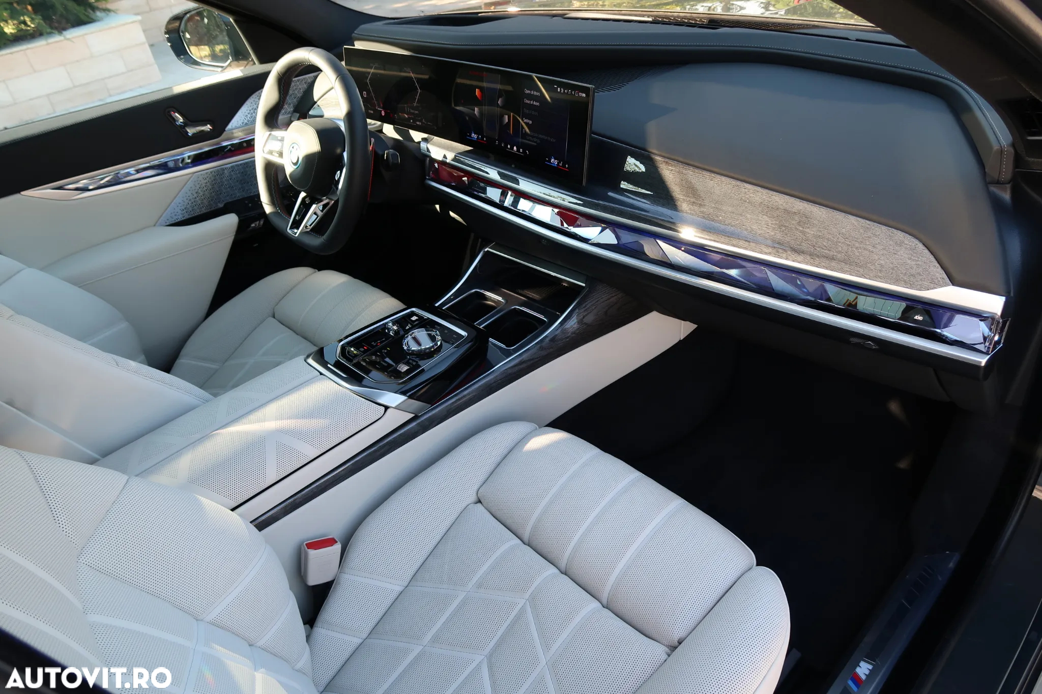 BMW M7 M760e xDrive AT PHEV - 11