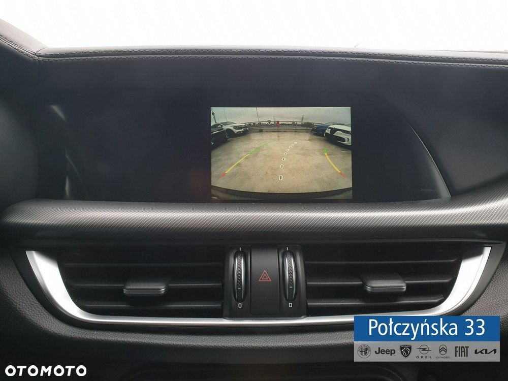 Alfa Romeo Stelvio - 16