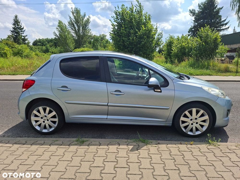 Peugeot 207 2011 photo 4