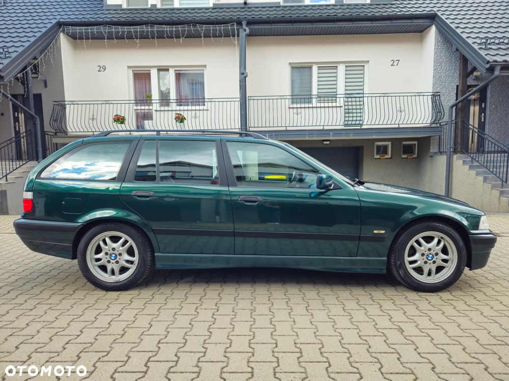 BMW Seria 3 318i - 8