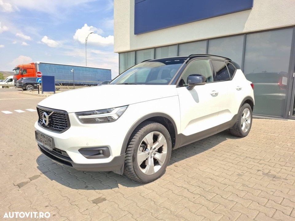 Volvo XC 40 B4 AT8 AWD Mild Hybrid R-Design - 9