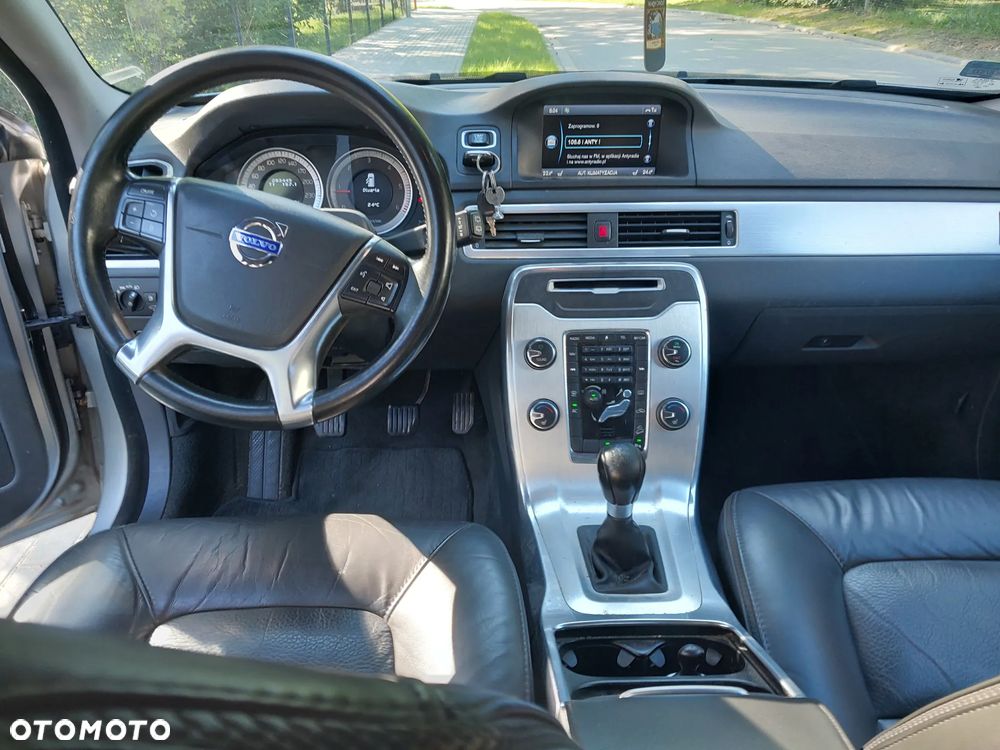 Volvo XC 70 D5 AWD Momentum - 14