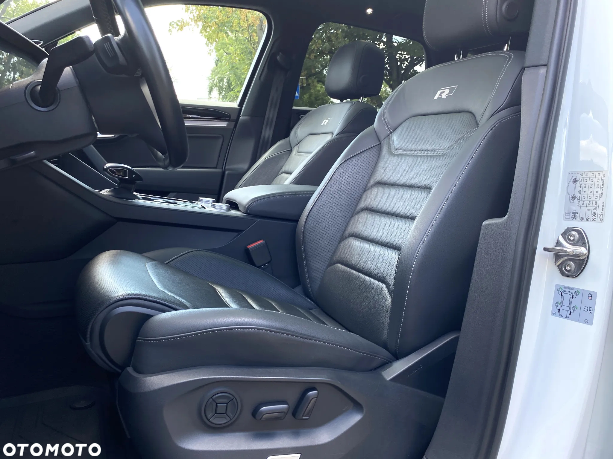 Volkswagen Touareg 4.0 V8 TDI SCR 4Mot R-Line - 12