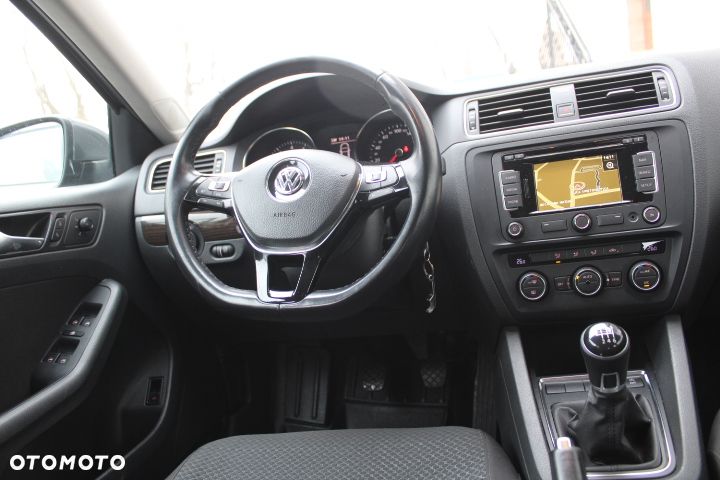 Volkswagen Jetta 1.4 TSI BMT Trendline - 5