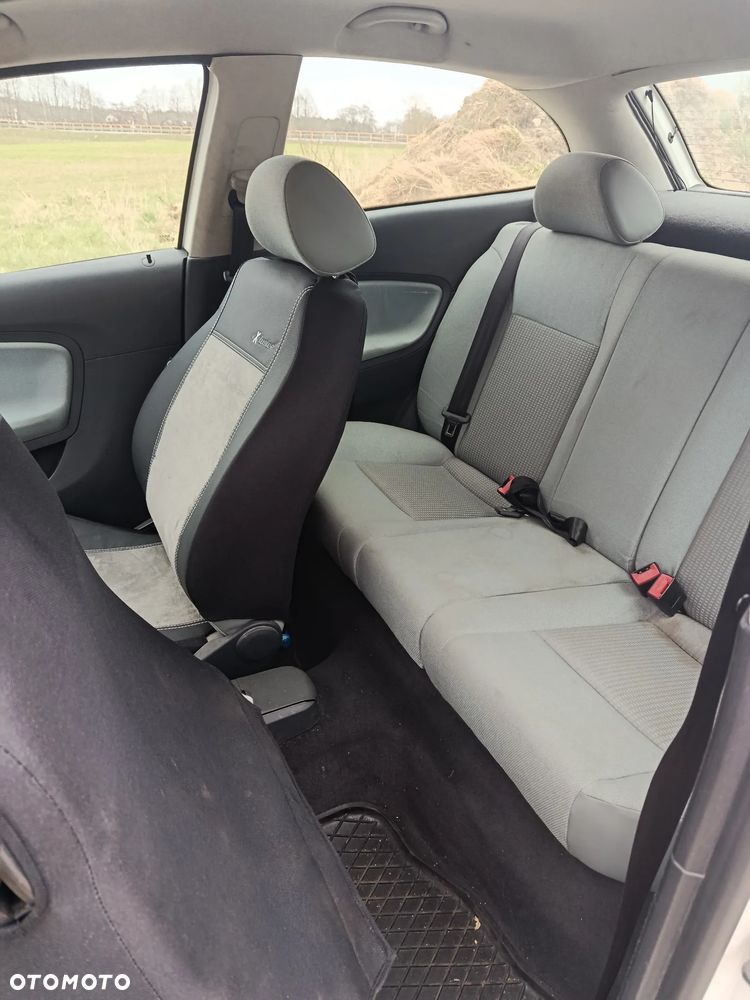 Seat Ibiza 1.4 16V Reference - 10