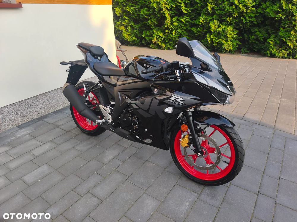 Suzuki GSX-R - 1